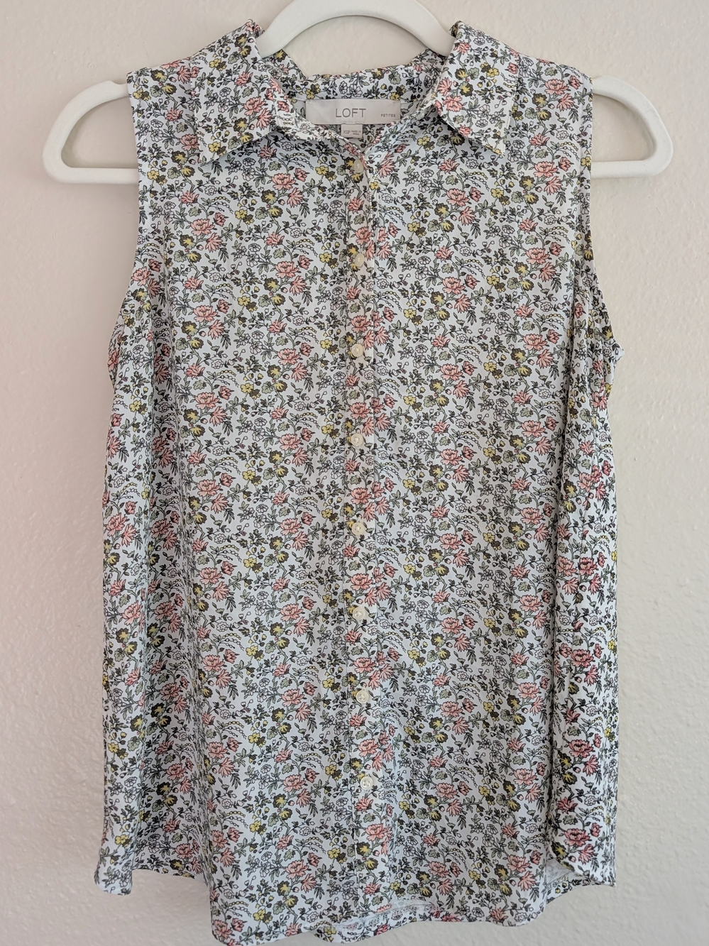 Sweet LOFT Sleeveless Collared Blouse with Delicate Florals - XS Petite